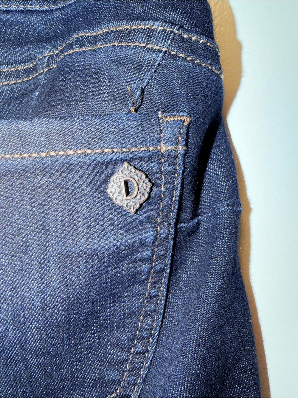 Democracy Jeans Women’s 4 Dark Wash Skinny Ab Solution Booty Lift Jegging - Picture 6 of 7